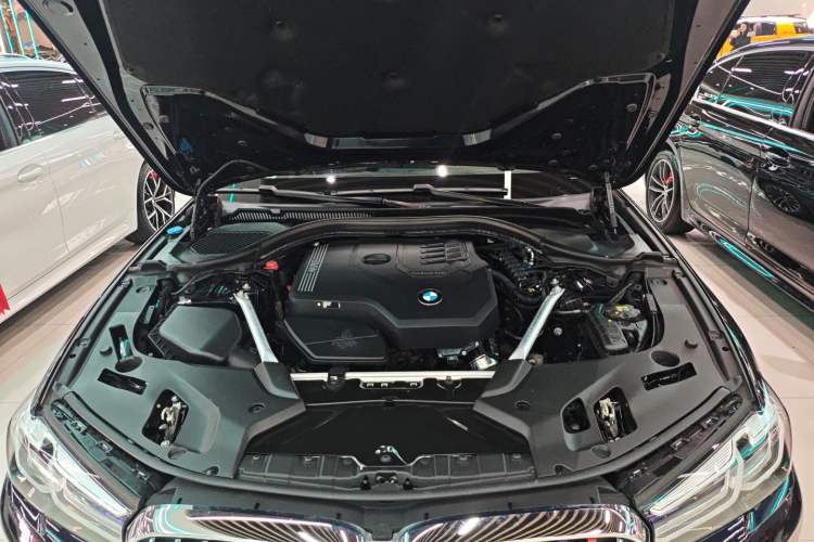 Used BMW 5 Series 2022 Restyled 525Li Luxury Package Engine Bay