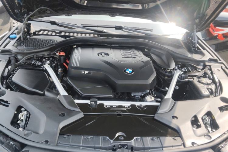 Used BMW 5 Series 2022 Second Facelift 525Li M Sport Package Engine Bay