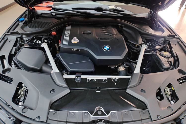 Used BMW 5 Series 2022 Restyled 525Li M Sport Package Engine Bay