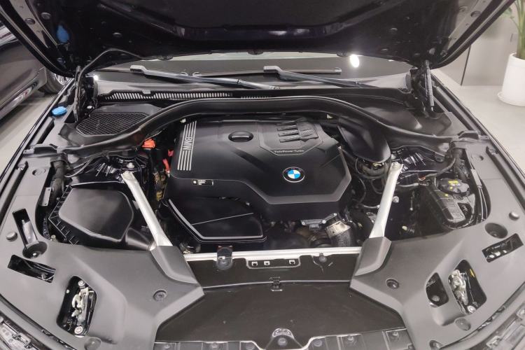 Used BMW 5 Series 2022 Restyled 525Li Luxury Package Engine Bay