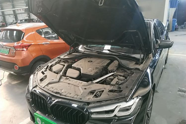 Used BMW 5 Series 2022 Revised Version 530Li xDrive M Sport Package Engine Bay
