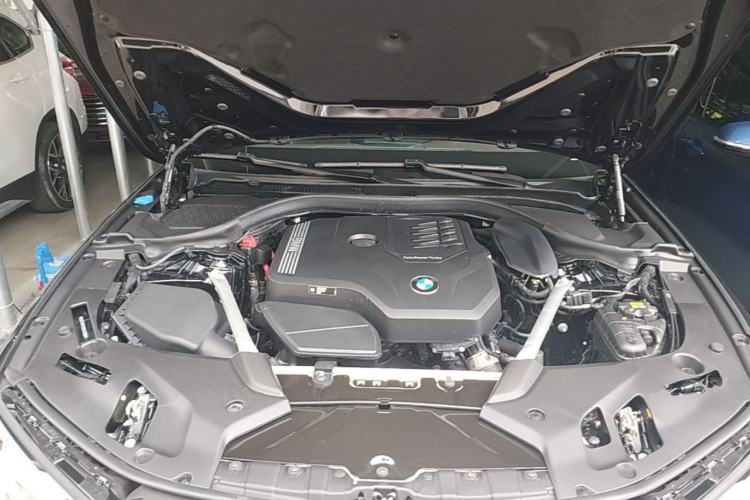 Used BMW 5 Series 2022 Second Facelift 525Li M Sport Package Engine Bay