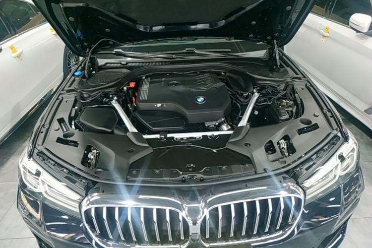 Used BMW 5 Series 2022 Second Facelift 525Li M Sport Package Engine Bay