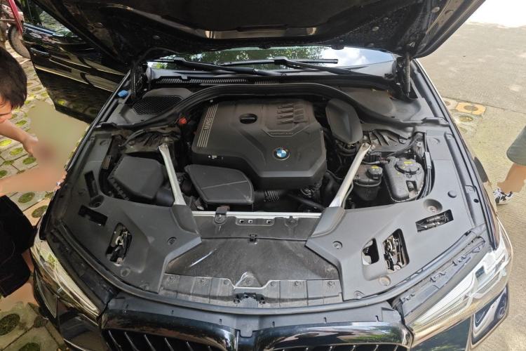 Used BMW 5 Series 2022 Second Facelift 530Li Luxury Version M Sport Package Engine Bay