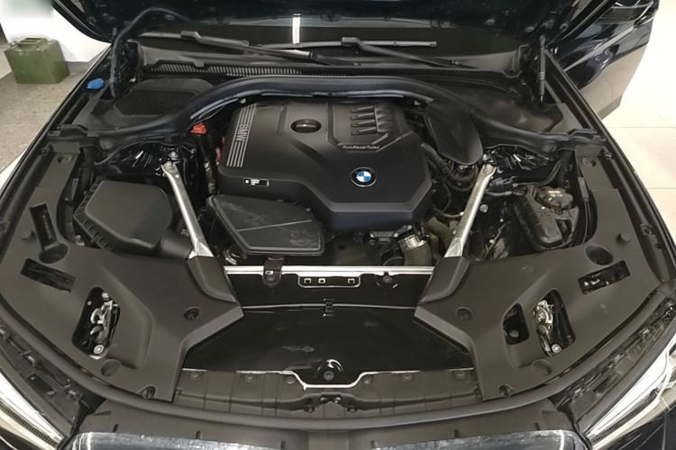 Used BMW 5 Series 2022 Restyled 525Li M Sport Package Engine Bay