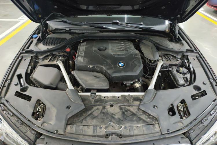 Used BMW 5 Series 2022 Second Facelift 525Li Luxury Package Engine Bay