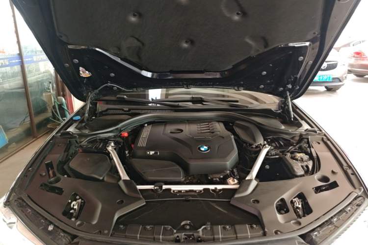 Used BMW 5 Series 2022 Restyled 525Li Luxury Package Engine Bay