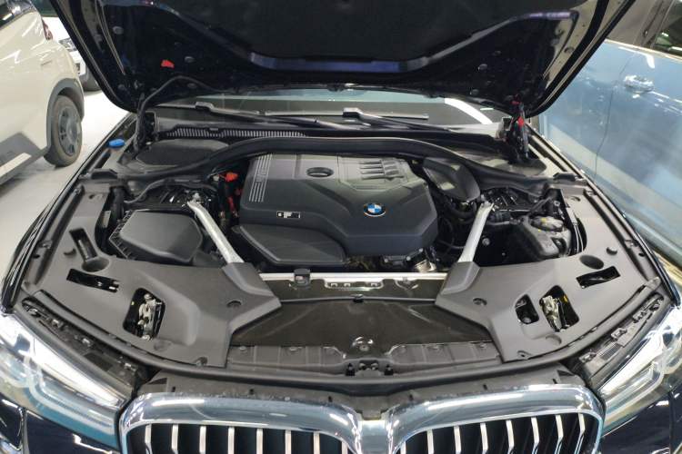 Used BMW 5 Series 2022 Second Facelift 525Li M Sport Package Engine Bay
