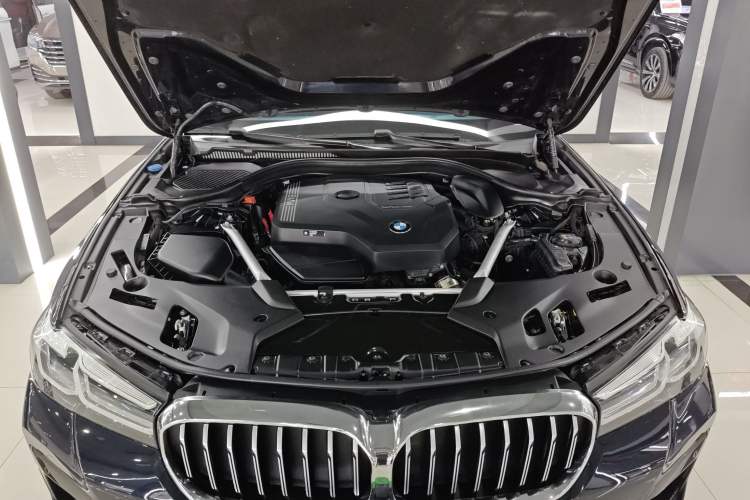 Used BMW 5 Series 2022 Second Facelift 525Li M Sport Package Engine Bay