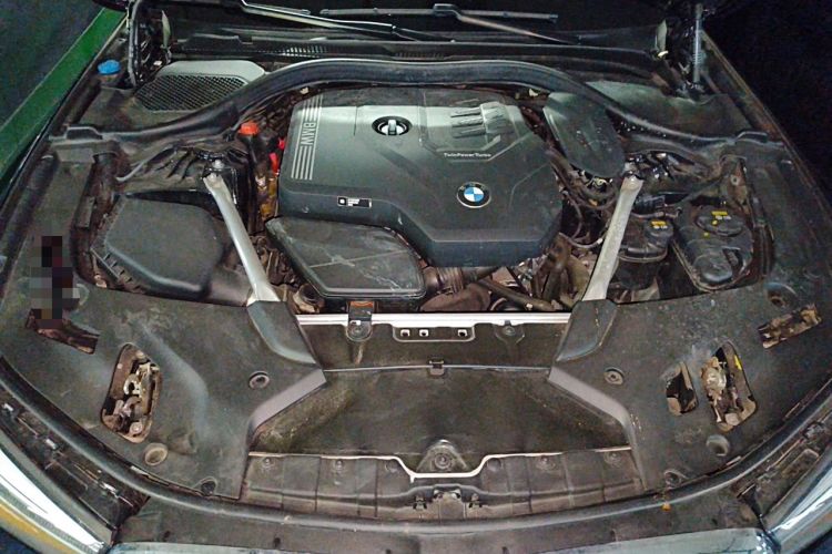 Used BMW 5 Series 2022 Second Facelift 530Li Luxury Version M Sport Package Engine Bay