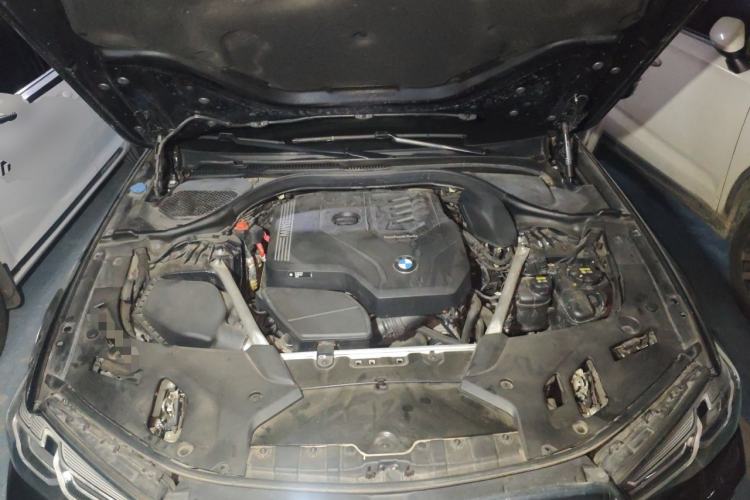 Used BMW 5 Series 2022 Second Facelift 530Li Luxury Version M Sport Package Engine Bay