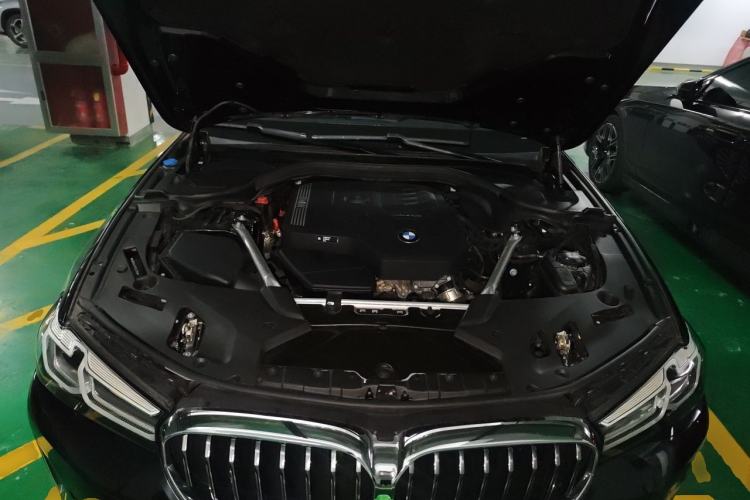 Used BMW 5 Series 2022 Second Facelift 525Li Luxury Package Engine Bay