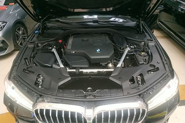 Used BMW 5 Series 2022 Second Facelift 525Li M Sport Package Engine Bay