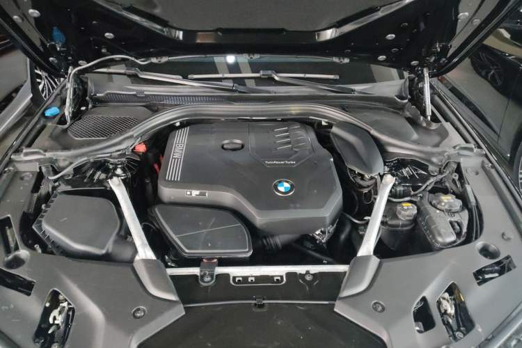 Used BMW 5 Series 2022 Second Facelift 530Li xDrive Luxury Package Engine Bay