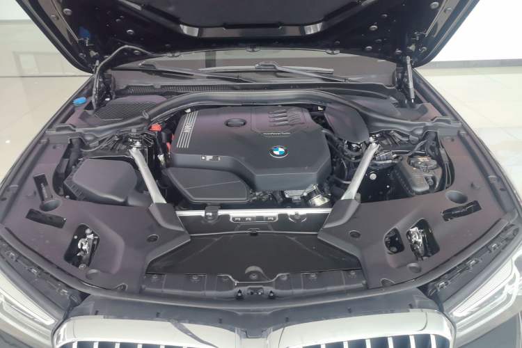Used BMW 5 Series 2022 Restyled 525Li M Sport Package Engine Bay