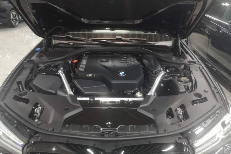 Used BMW 5 Series 2022 Restyled 525Li M Sport Package Engine Bay