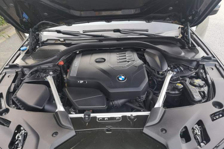 Used BMW 5 Series 2022 Second Facelift 530Li Luxury Version M Sport Package Engine Bay