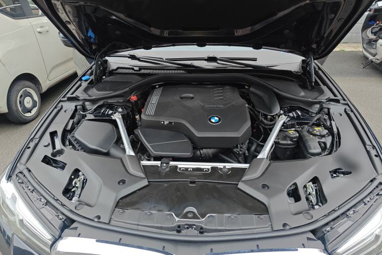 Used BMW 5 Series 2022 Second Facelift 530Li Leading Edition M Sport Package Engine Bay