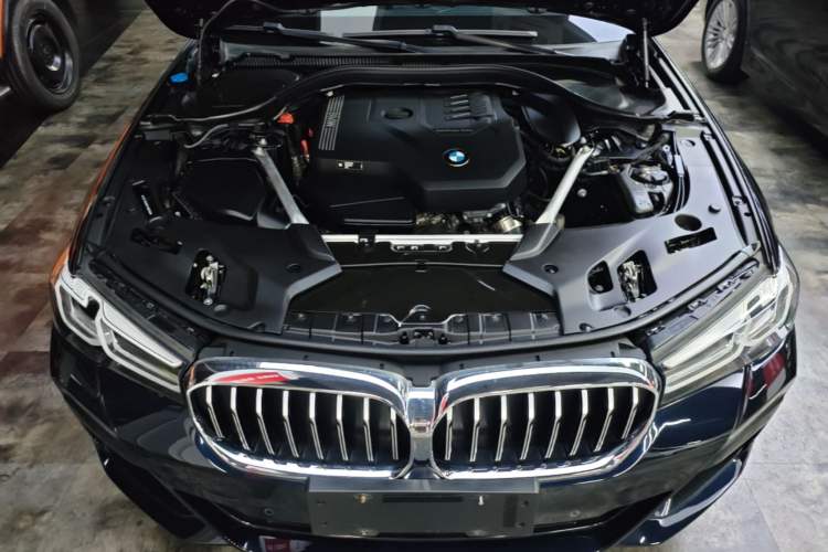 Used BMW 5 Series 2022 Second Facelift 525Li M Sport Package Engine Bay