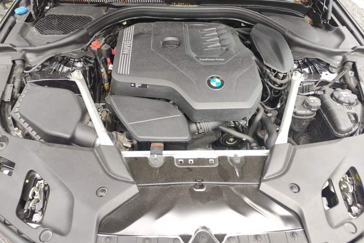 Used BMW 5 Series 2022 Facelifted Version 3 530Li Executive M Sport Package Engine Bay