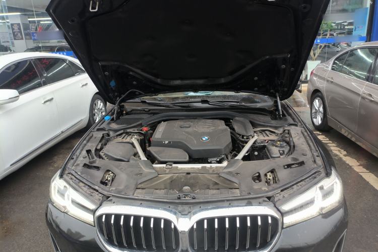 Used BMW 5 Series 2022 Second Facelift 525Li Luxury Package Engine Bay