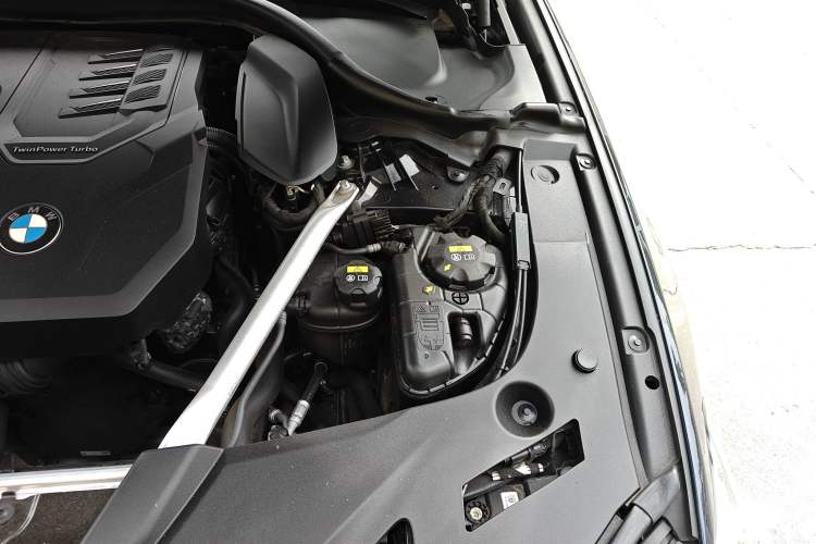 Used BMW 5 Series 2022 Second Facelift 530Li Luxury Version M Sport Package Engine Bay Left