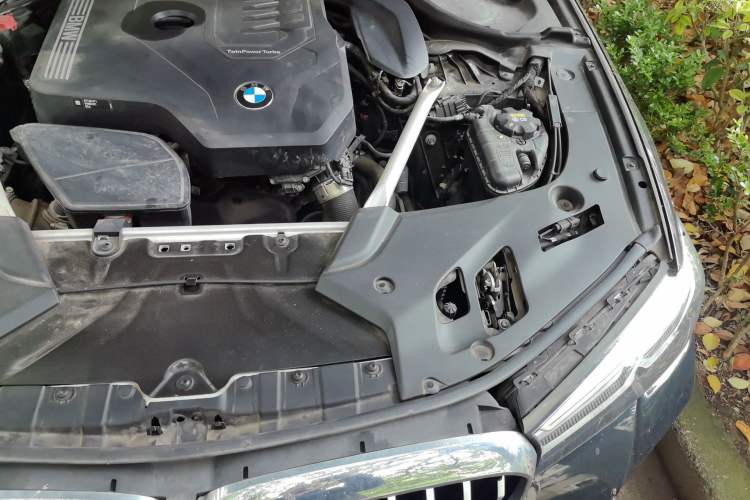 Used BMW 5 Series 2022 Restyled 525Li M Sport Package Engine Bay Left
