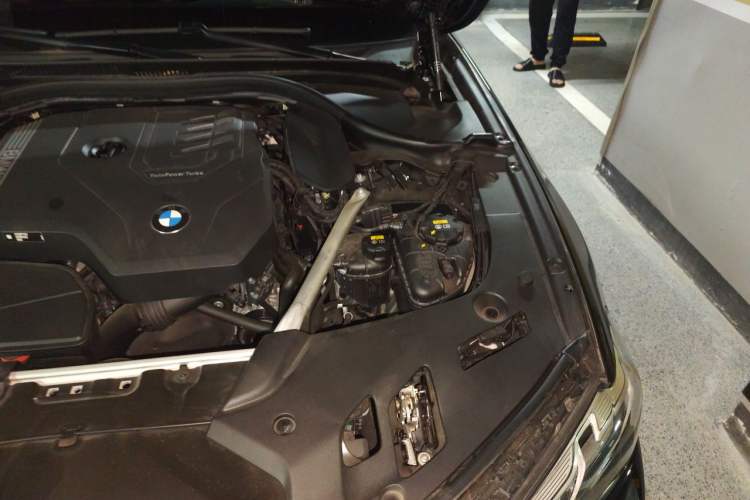 Used BMW 5 Series 2022 Revised Version 3 530Li Luxury Edition M Sport Package Engine Bay Left