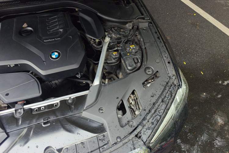 Used BMW 5 Series 2022 Second Facelift 530Li Luxury Version M Sport Package Engine Bay Left