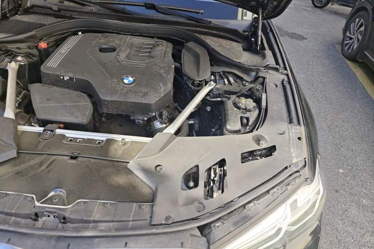 Used BMW 5 Series 2022 Restyled 525Li M Sport Package Engine Bay Left