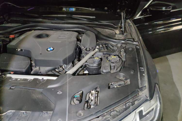 Used BMW 5 Series 2022 Restyled 530Li Luxury Edition M Sport Package Engine Bay Left