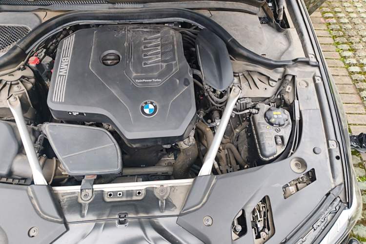 Used BMW 5 Series 2022 Restyled 525Li Luxury Package Engine Bay Left