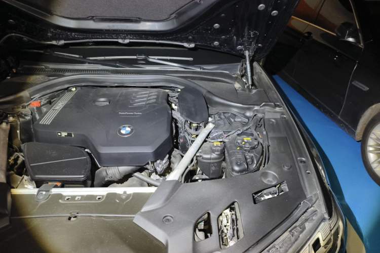 Used BMW 5 Series 2022 530Li Leading Model M Sport Package Engine Bay Left