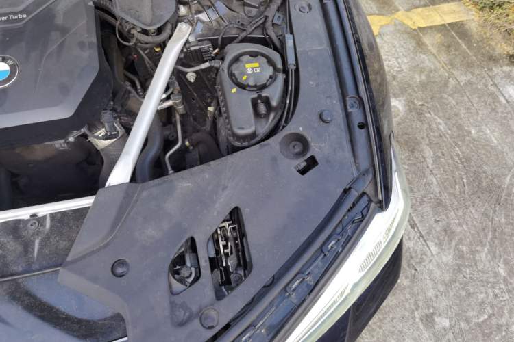 Used BMW 5 Series 2022 Restyled 525i M Sport Package Engine Bay Left