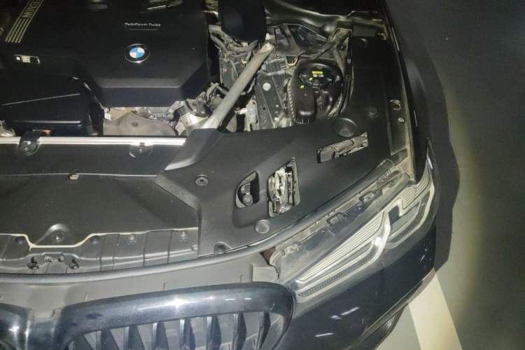 Used BMW 5 Series 2022 Restyled 525i M Sport Package Engine Bay Left