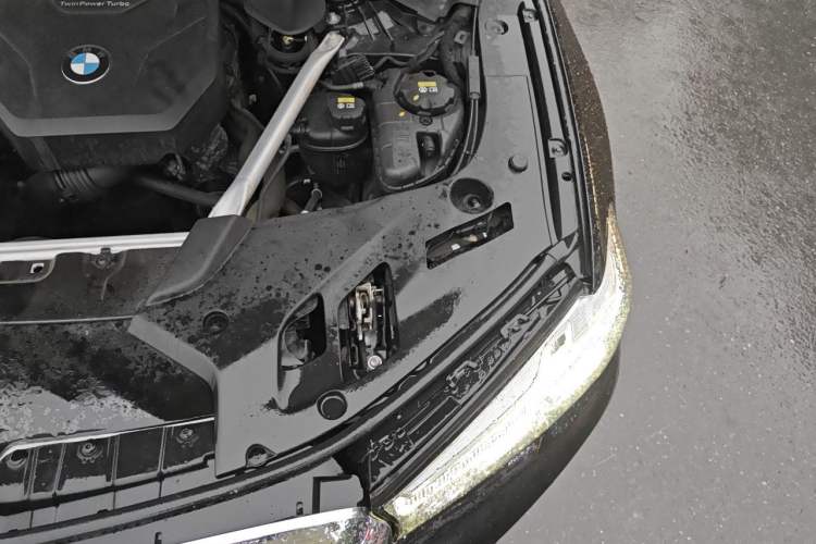 Used BMW 5 Series 2022 530Li Luxury Edition Premium Package Engine Bay Left