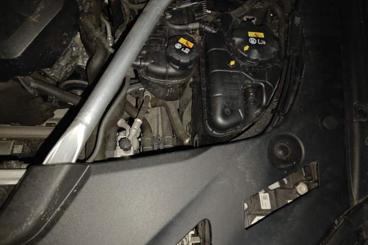 Used BMW 5 Series 2022 Restyled 530Li Leading Edition M Sport Package Engine Bay Left