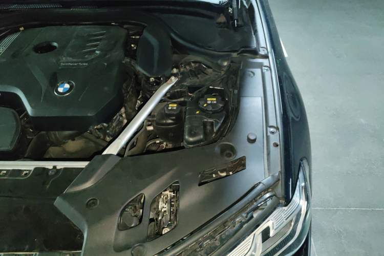 Used BMW 5 Series 2022 Restyled 530Li Leading Edition M Sport Package Engine Bay Left
