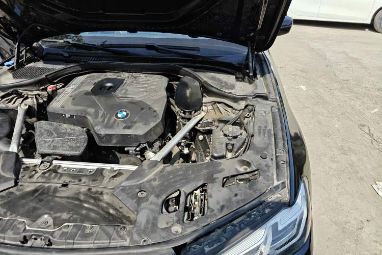 Used BMW 5 Series 2022 Second Facelift 525Li Luxury Package Engine Bay Left