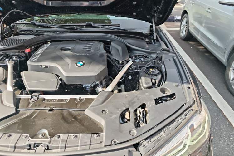 Used BMW 5 Series 2022 Second Facelift 525Li M Sport Package Engine Bay Left