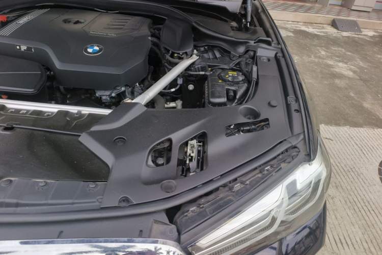 Used BMW 5 Series 2022 Second Facelift 525Li M Sport Package Engine Bay Left