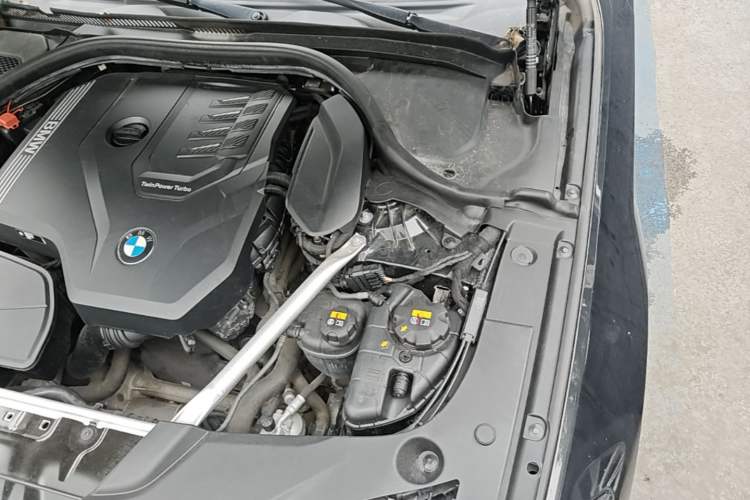 Used BMW 5 Series 2022 Updated 530Li Leading Edition Luxury Package Engine Bay Left