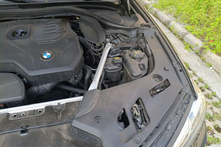 Used BMW 5 Series 2022 Restyled 530Li Luxury Edition M Sport Package Engine Bay Left