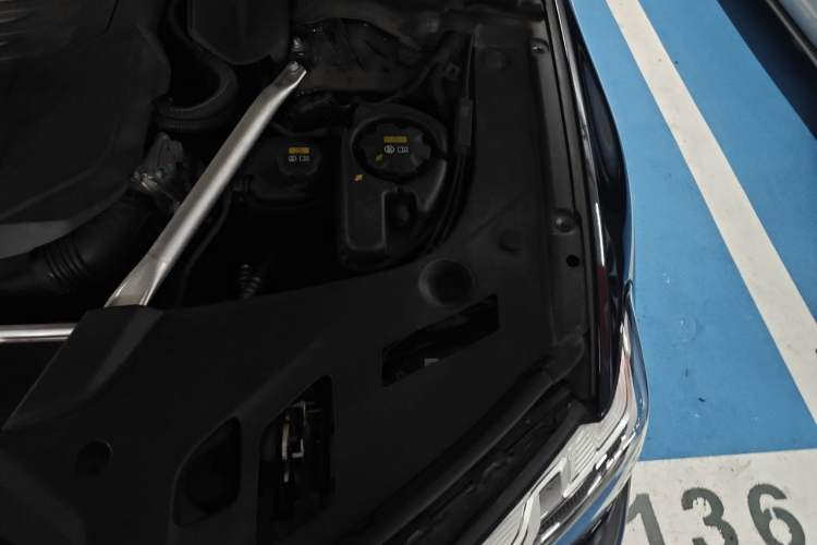 Used BMW 5 Series 2022 Second Facelift 540i Sport Line M Sport Package Engine Bay Left
