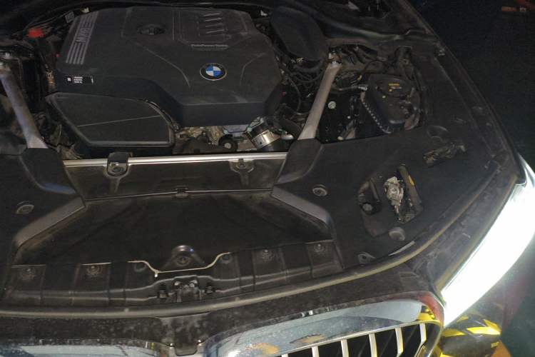 Used BMW 5 Series 2022 Second Facelift 525i M Sport Package Engine Bay Left