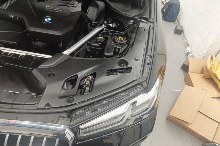 Used BMW 5 Series 2022 Second Facelift 530Li Leading Edition M Sport Package Engine Bay Left