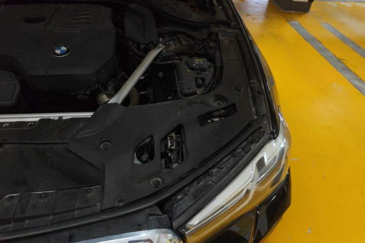 Used BMW 5 Series 2022 Second Facelift 525Li M Sport Package Engine Bay Left