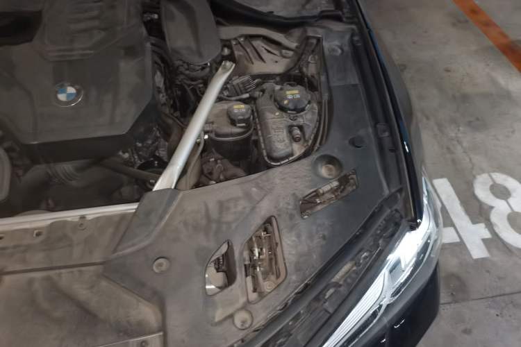 Used BMW 5 Series 2022 Restyled 530Li Leading Edition M Sport Package Engine Bay Left