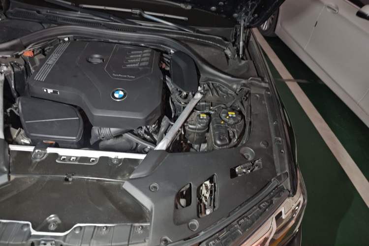 Used BMW 5 Series 2022 Revised Version 3 530Li Luxury Edition M Sport Package Engine Bay Left