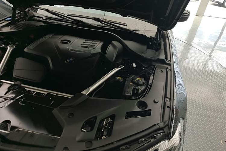 Used BMW 5 Series 2022 530Li Leading Luxury Package Engine Bay Left